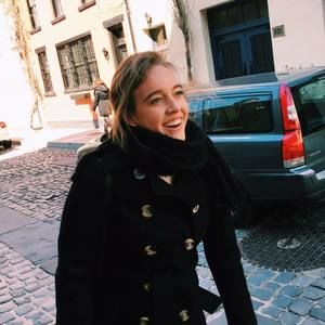 Meet your Posher, Olivia